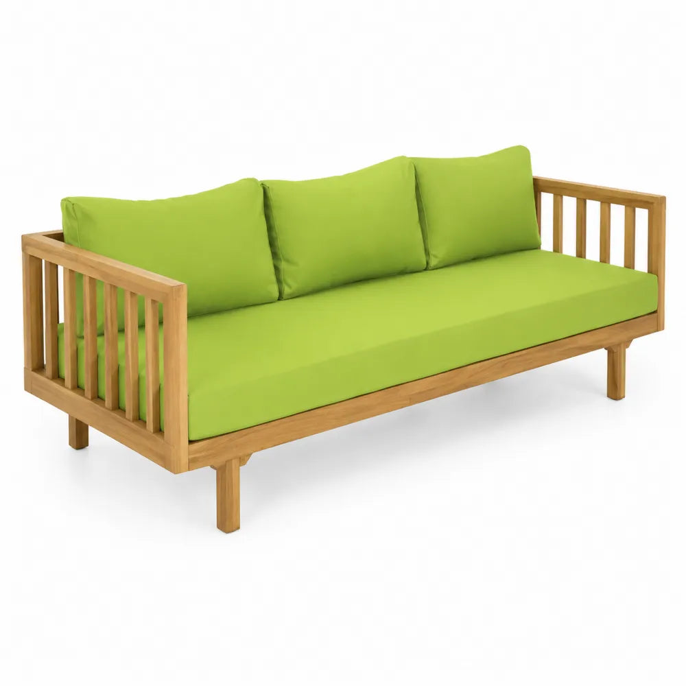 Canapé d'extérieur en bois avec coussins verts