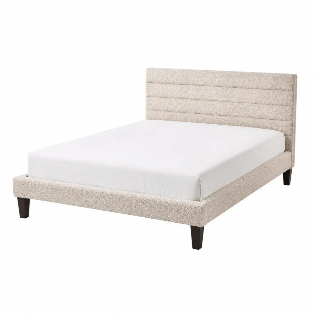 Lit double en tissu bouclé beige avec pieds en bois
